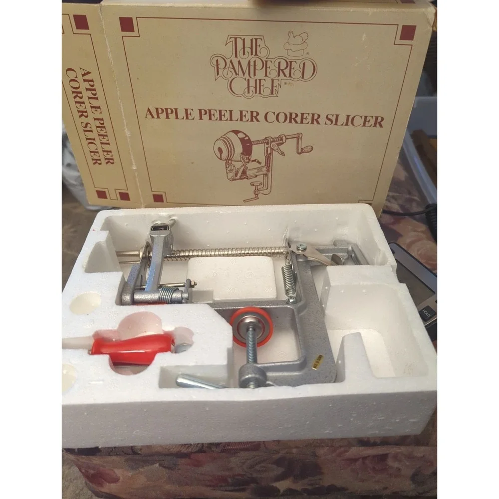 Vintage The Pampered Chef Apple Peeler Corer Slicer 2430 Original Box  Excellent